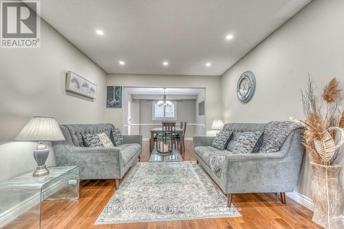 42 Coulton Court, Whitby, ON - Indoor Photo Showing Living Room