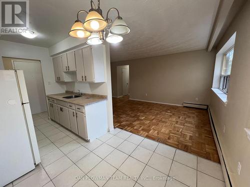 209 - 170 Park Road S, Oshawa, ON - Indoor Photo Showing Kitchen