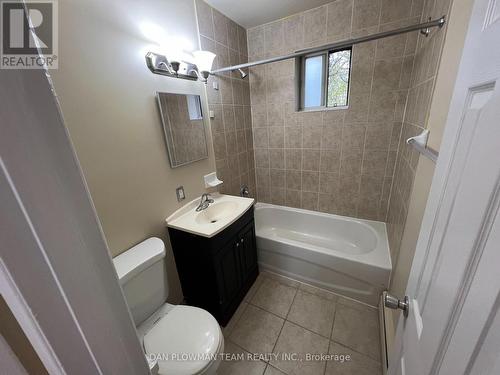 209 - 170 Park Road S, Oshawa, ON - Indoor Photo Showing Bathroom