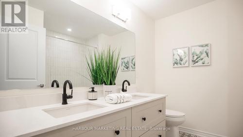 664 Grand Ridge Avenue, Oshawa, ON - Indoor Photo Showing Bathroom