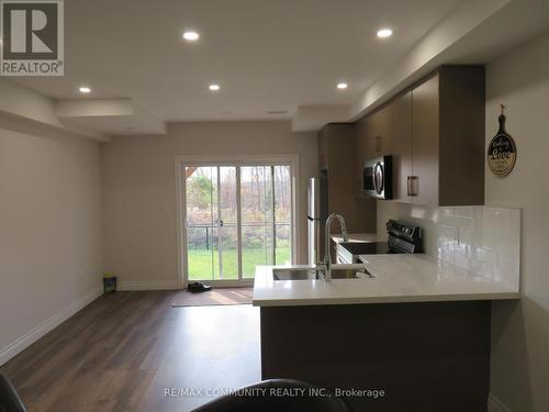 Bsmt - 135 Auckland Drive, Whitby, ON - Indoor Photo Showing Kitchen