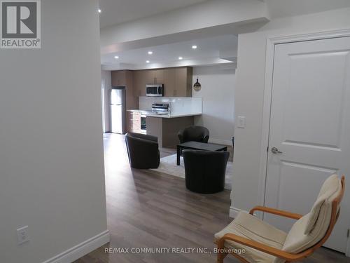 Bsmt - 135 Auckland Drive, Whitby, ON - Indoor Photo Showing Kitchen