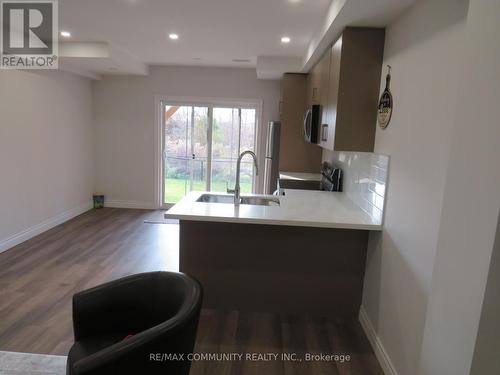 Bsmt - 135 Auckland Drive, Whitby, ON - Indoor Photo Showing Kitchen