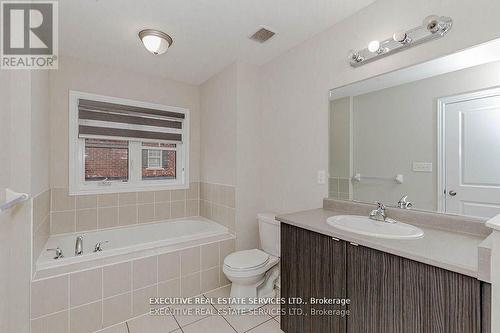 43 Pearman Crescent, Brampton, ON - Indoor Photo Showing Bathroom