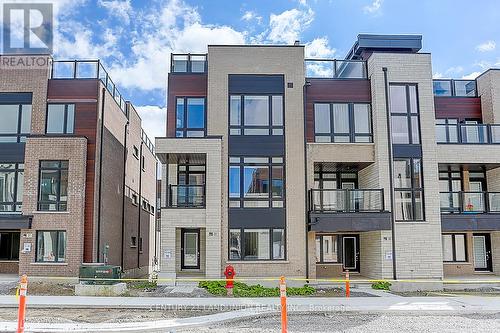 31 Ingersoll Lane, Richmond Hill, ON - Outdoor With Balcony With Facade