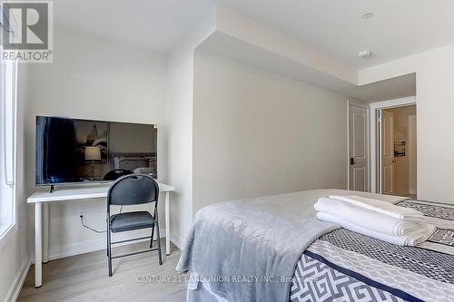 31 Ingersoll Lane, Richmond Hill, ON - Indoor Photo Showing Bedroom