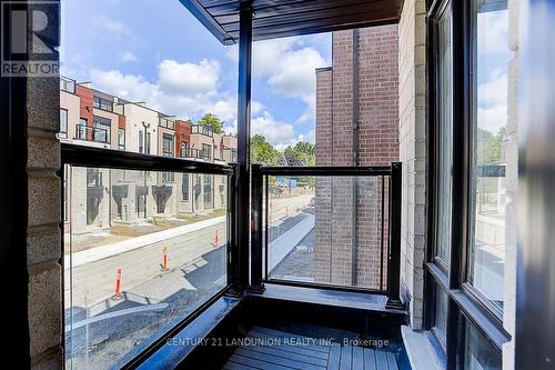 31 Ingersoll Lane, Richmond Hill, ON - Outdoor With Balcony With Exterior