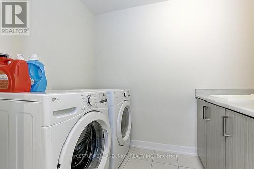 31 Ingersoll Lane, Richmond Hill, ON - Indoor Photo Showing Laundry Room