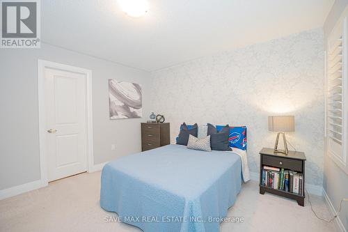 16 Casserley Crescent, New Tecumseth, ON - Indoor Photo Showing Bedroom