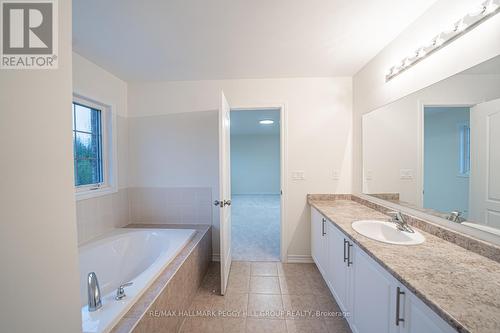 117 Hawkins Street, Georgina, ON - Indoor Photo Showing Bathroom