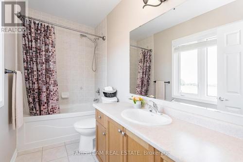 66 John W Taylor Avenue, New Tecumseth, ON - Indoor Photo Showing Bathroom