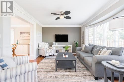 66 John W Taylor Avenue, New Tecumseth, ON - Indoor Photo Showing Living Room