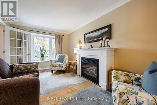 323 Bailey Drive, Orangeville, ON - Indoor Photo Showing Living Room With Fireplace