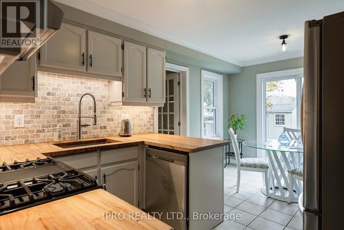 323 Bailey Drive, Orangeville, ON - Indoor Photo Showing Kitchen