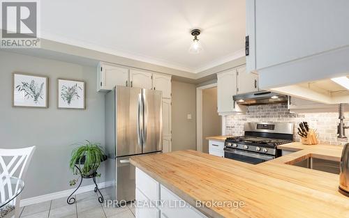 323 Bailey Drive, Orangeville, ON - Indoor Photo Showing Kitchen