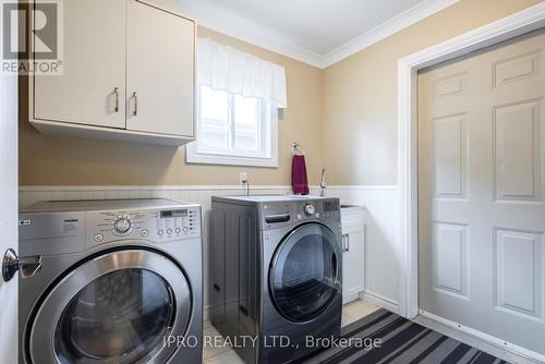 323 Bailey Drive, Orangeville, ON - Indoor Photo Showing Laundry Room