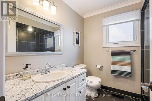 323 Bailey Drive, Orangeville, ON - Indoor Photo Showing Bathroom