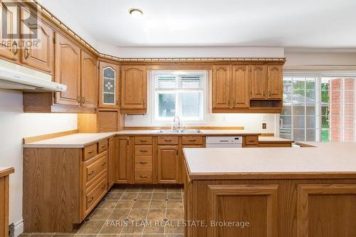 2087 Wilkinson Street, Innisfil, ON - Indoor Photo Showing Kitchen With Double Sink