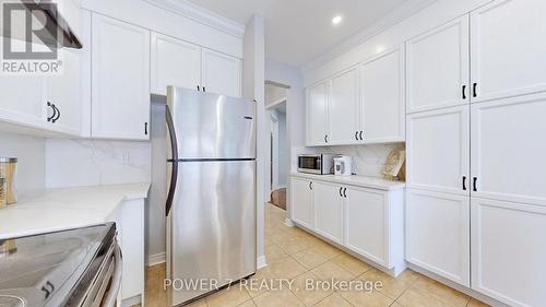 19 Arbourview Drive, Vaughan, ON - Indoor Photo Showing Kitchen