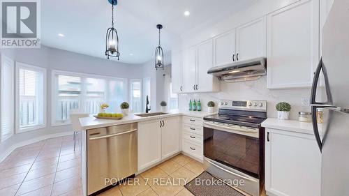 19 Arbourview Drive, Vaughan, ON - Indoor Photo Showing Kitchen With Stainless Steel Kitchen With Upgraded Kitchen