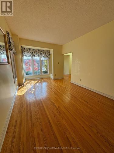 34 Willett Crescent, Richmond Hill, ON - Indoor Photo Showing Other Room