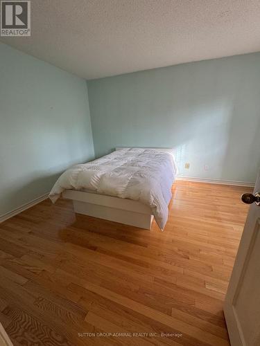 34 Willett Crescent, Richmond Hill, ON - Indoor Photo Showing Bedroom