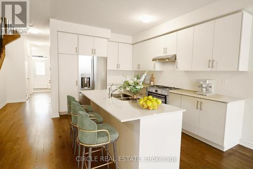 59 Phoenix Boulevard, Barrie, ON - Indoor Photo Showing Kitchen With Double Sink With Upgraded Kitchen