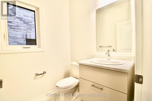 59 Phoenix Boulevard, Barrie, ON - Indoor Photo Showing Bathroom