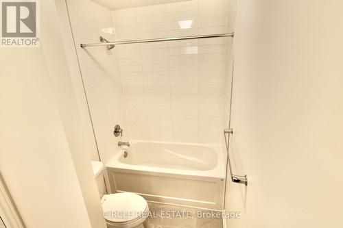 59 Phoenix Boulevard, Barrie, ON - Indoor Photo Showing Bathroom