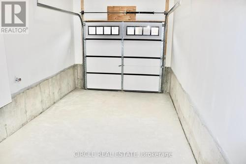 59 Phoenix Boulevard, Barrie, ON - Indoor Photo Showing Garage