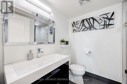 1504 - 235 Sherway Gardens Road, Toronto, ON - Indoor Photo Showing Bathroom