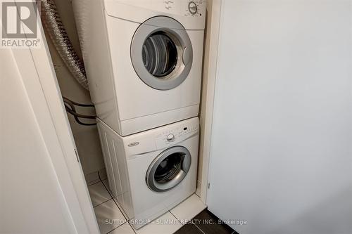 505 - 5 Hanna Avenue, Toronto, ON - Indoor Photo Showing Laundry Room