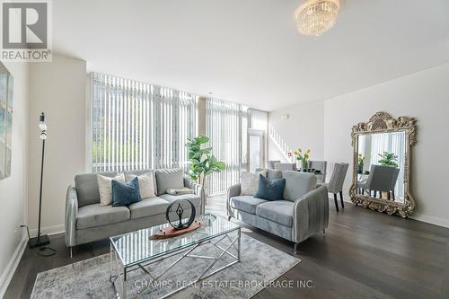 105 - 825 Church Street, Toronto, ON - Indoor Photo Showing Living Room