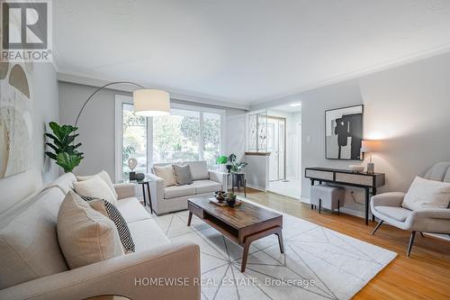 30 Stevenwood Road, Toronto, ON - Indoor Photo Showing Living Room