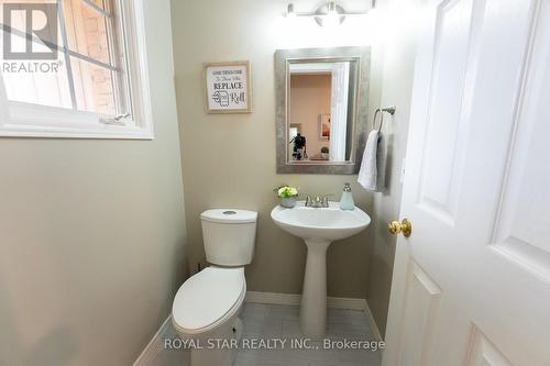 13 Short Crescent, Clarington, ON - Indoor Photo Showing Bathroom