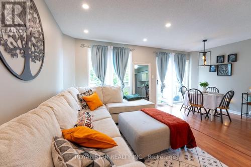 13 Short Crescent, Clarington, ON - Indoor Photo Showing Living Room