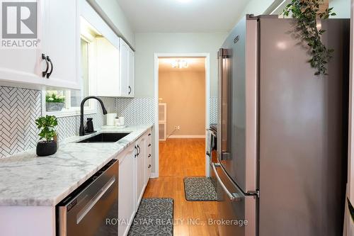 13 Short Crescent, Clarington, ON - Indoor Photo Showing Kitchen With Upgraded Kitchen