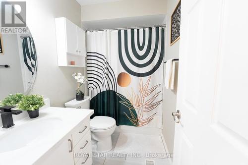 13 Short Crescent, Clarington, ON - Indoor Photo Showing Bathroom