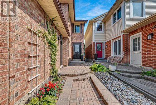 145 East Avenue, Toronto, ON - Outdoor With Facade