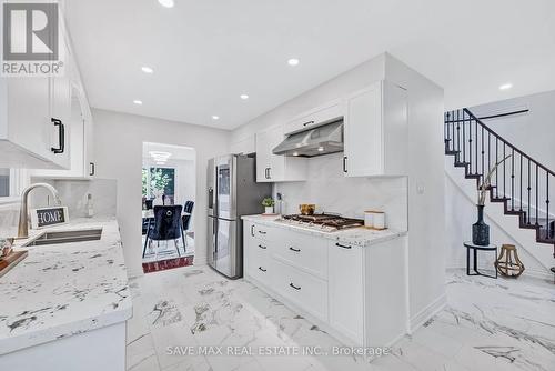 145 East Avenue, Toronto, ON - Indoor Photo Showing Kitchen