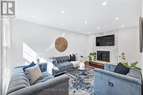 145 East Avenue, Toronto, ON - Indoor Photo Showing Living Room With Fireplace