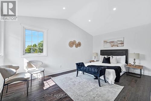 145 East Avenue, Toronto, ON - Indoor Photo Showing Bedroom