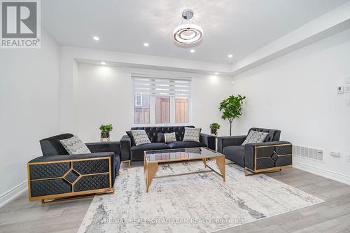 219 Lyle Drive, Clarington, ON - Indoor Photo Showing Living Room