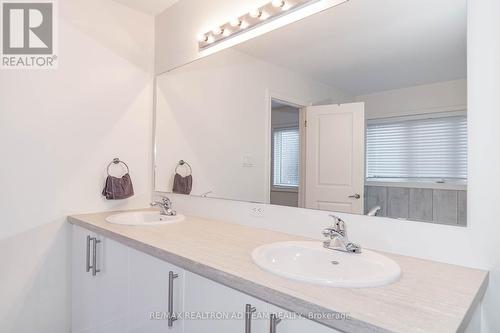 219 Lyle Drive, Clarington, ON - Indoor Photo Showing Bathroom