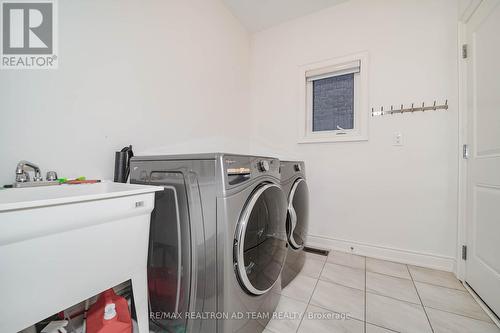 219 Lyle Drive, Clarington, ON - Indoor Photo Showing Laundry Room