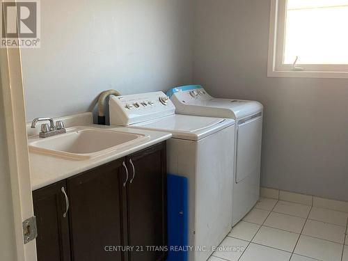 1105 Schooling Drive, Oshawa, ON - Indoor Photo Showing Laundry Room