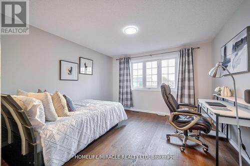 679 Ormond Drive, Oshawa, ON - Indoor Photo Showing Bedroom