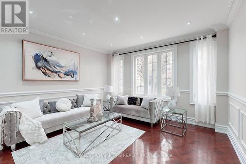 896 Kennedy Road, Toronto, ON - Indoor Photo Showing Living Room