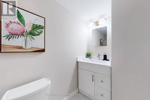 896 Kennedy Road, Toronto, ON - Indoor Photo Showing Bathroom