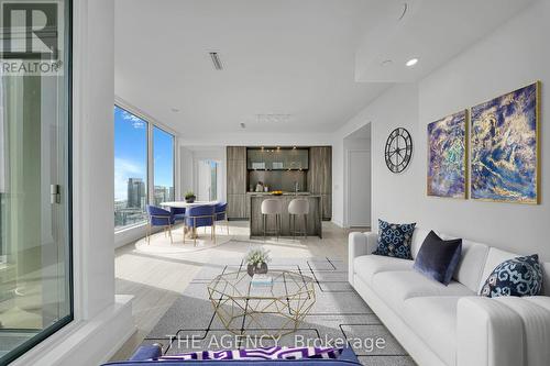 3706 - 15 Mercer Street, Toronto, ON - Indoor Photo Showing Living Room